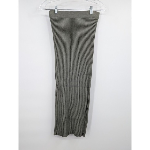 Petal & Pup Dresses & Skirts - Petal & Pup Bowen Ribbed Knit Maxi Skirt green NWT Women's sz M